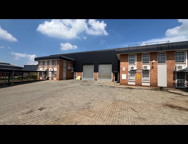 500M² WAREHOUSE TO LET IN SPARTAN